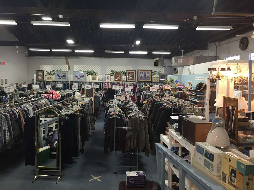 Second Chance Thrift Shoppe | 44 Stephen St, Lemont, IL 60439, USA | Phone: (630) 243-1279