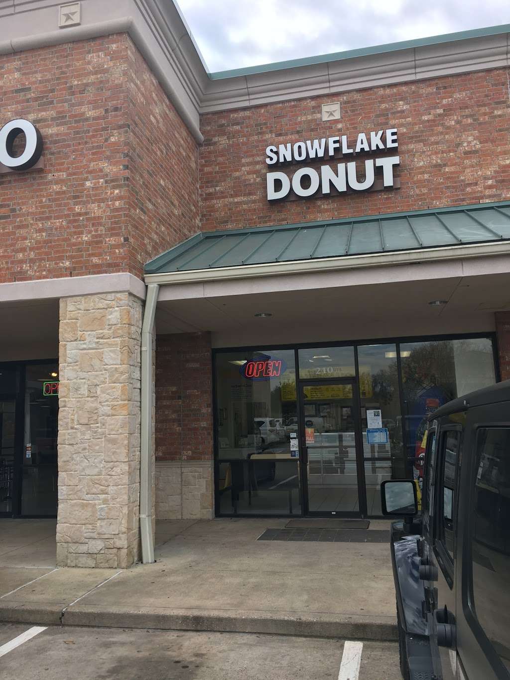 Snowflake Donuts | 4225 Sienna Pkwy # 210, Missouri City, TX 77459, USA | Phone: (281) 778-5215