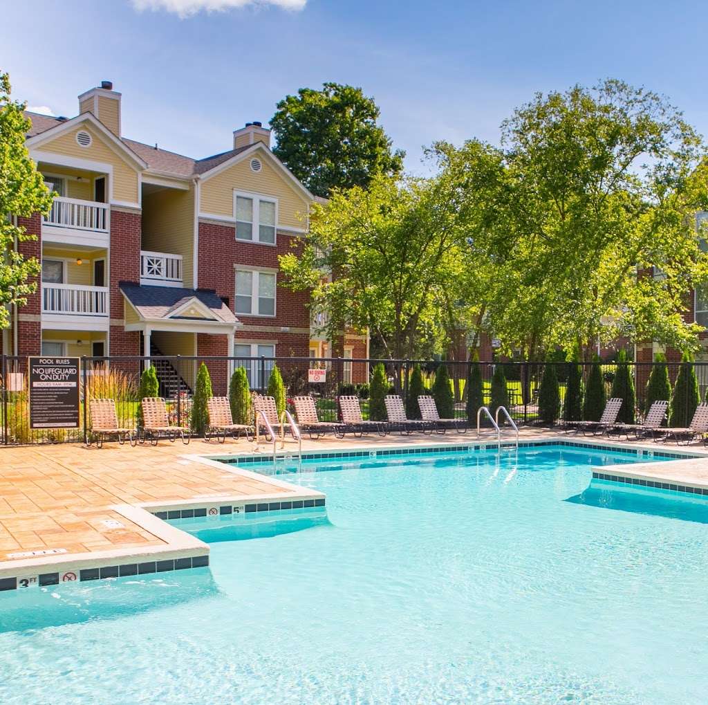 The Residence at White River Apartments | 3861 Gable Ln Dr, Indianapolis, IN 46228, USA | Phone: (317) 689-0649