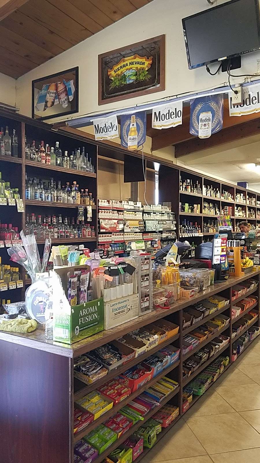 Divines Market & Liquor Store | 25181 Main St, Barstow, CA 92311, USA | Phone: (760) 253-2211