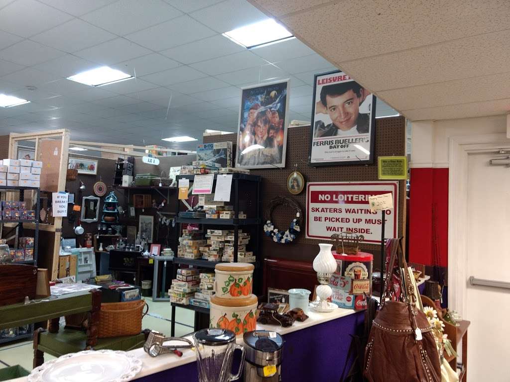 Pen Mar Antique Market | 11870 Buchanan Trail E, Waynesboro, PA 17268 | Phone: (717) 387-5179