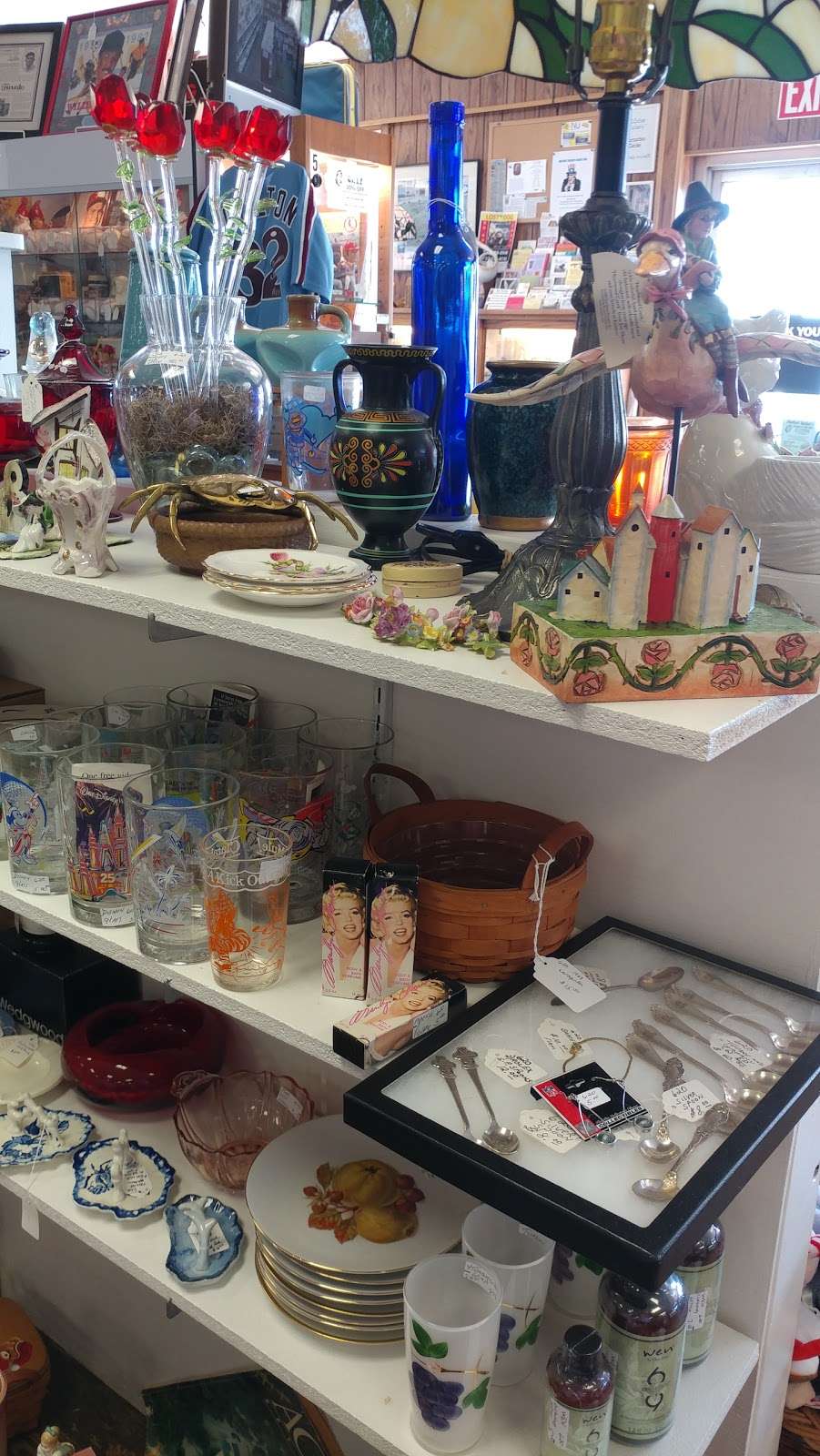 Mother Tuckers Antiques | 566 N Reading Rd, Ephrata, PA 17522, USA | Phone: (717) 738-1297