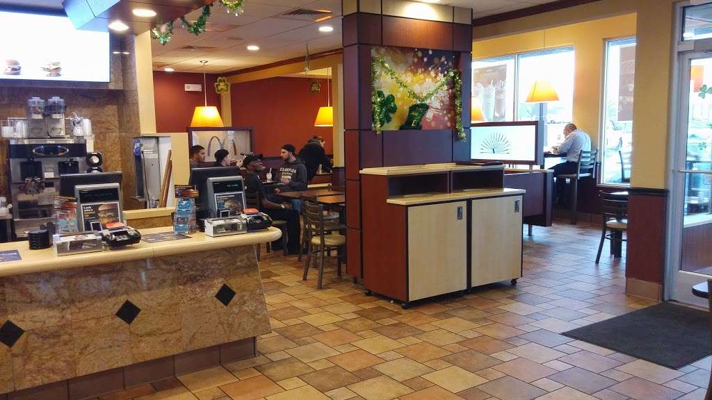 McDonalds | 3708 Easton-Nazareth Hwy, Easton, PA 18045 | Phone: (610) 559-8962