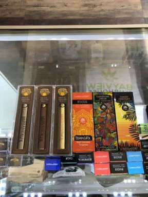 Bay View Clubhouse CBD Shop | 2481 S Kinnickinnic Ave, Milwaukee, WI 53207 | Phone: (414) 455-3236