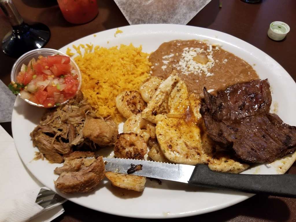 El Salto Restaurant | 9611 Calumet Ave, Munster, IN 46321, USA | Phone: (219) 836-0600