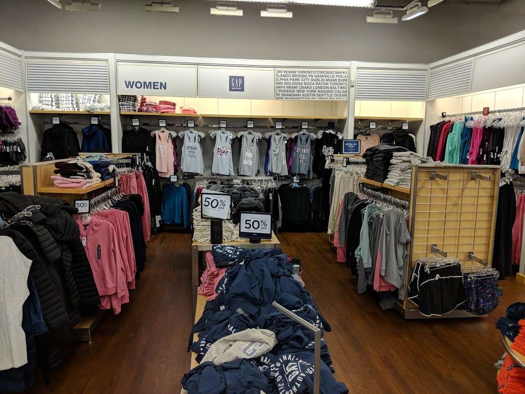 Gap Outlet | 29300 US-290, Cypress, TX 77433, USA | Phone: (281) 758-0856