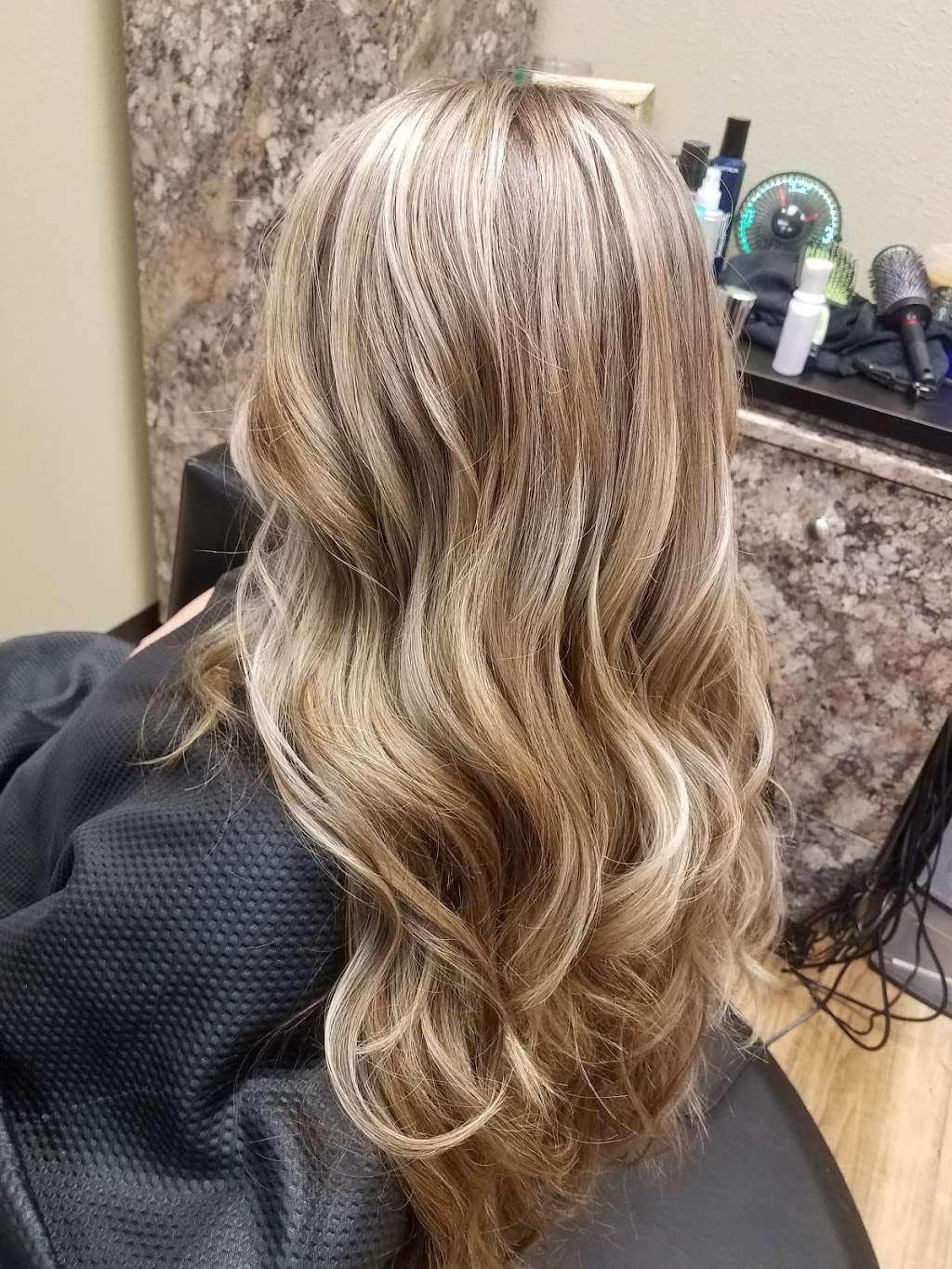 Tangles Salon & Spa | 3863 E 120th Ave, Thornton, CO 80233 | Phone: (303) 280-8150