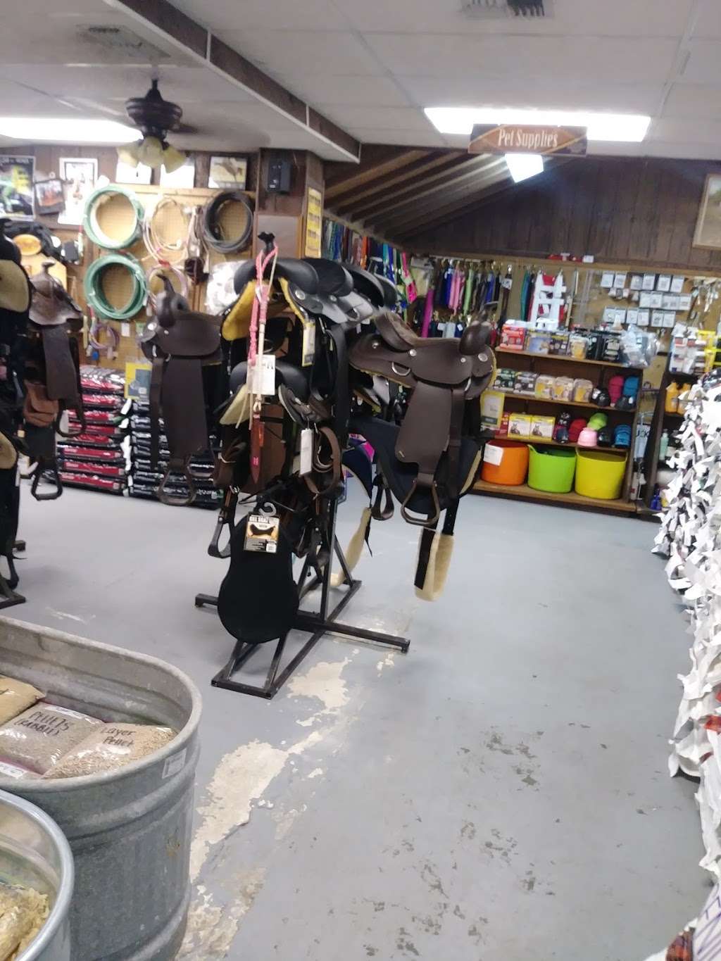 J & J Tack Shack | 2615 Eaton Ave, Eaton Park, FL 33840, USA | Phone: (863) 665-1983