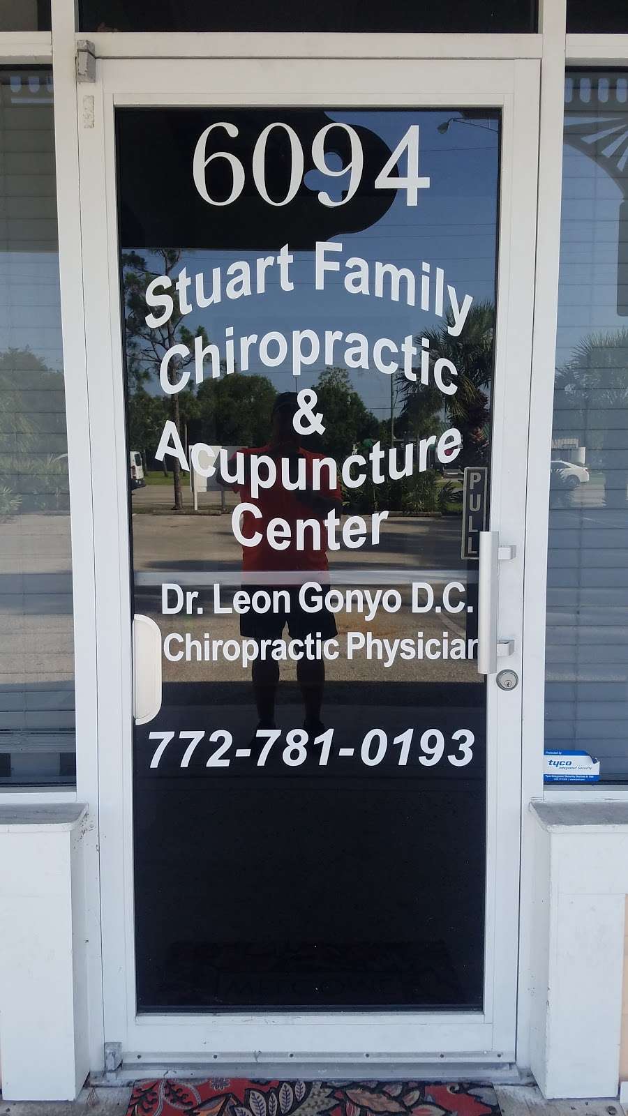 Stuart Family Chiropractic & Acupuncture Center: Gonyo, Leon DC, | 6094 SE Federal Hwy, Stuart, FL 34997, USA | Phone: (772) 781-0193