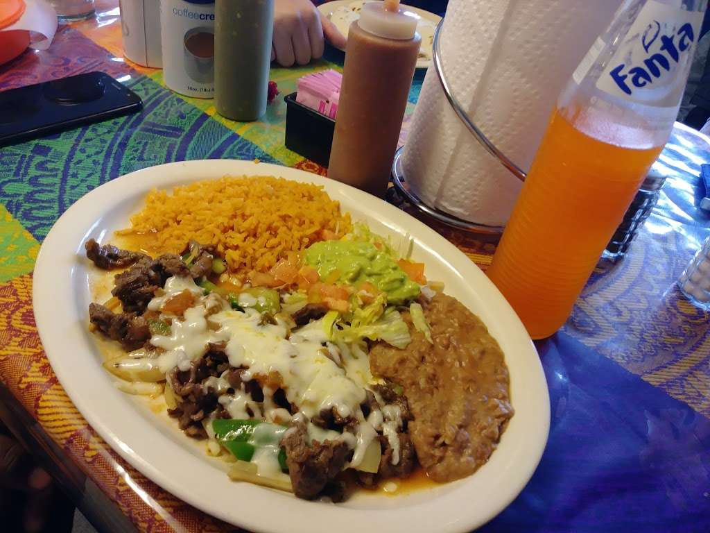 Azteca Grill | 2021 Royal Oaks Rd, Poteet, TX 78065, USA | Phone: (830) 742-8311