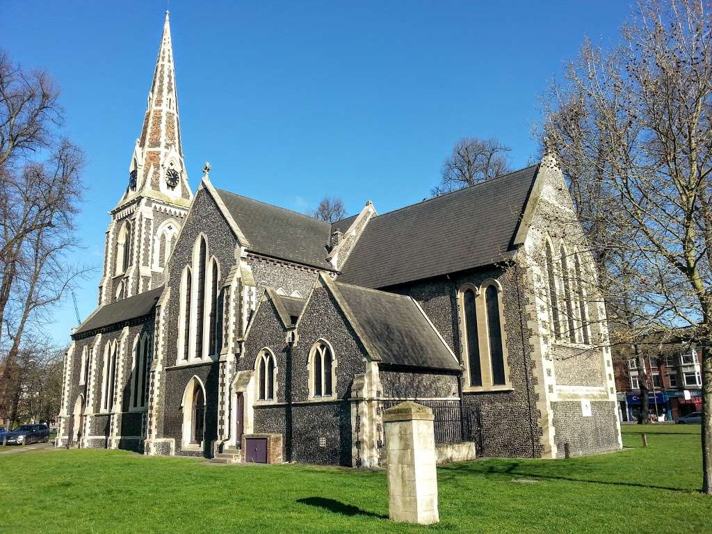 Christ Church Turnham Green | Town Hall Ave, Chiswick, London W4 5DT, UK | Phone: 020 8995 7381