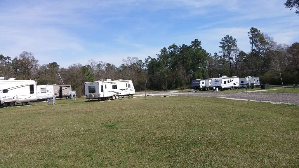 The RV park of Dobbin | 150 5th St, Montgomery, TX 77316, USA | Phone: (936) 672-6746