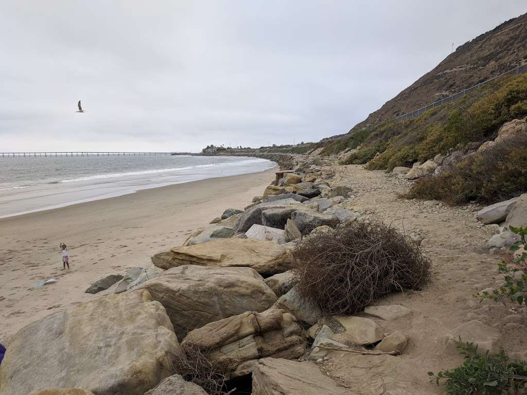 Parking Near Mussel Shoals | Screaming Eagles Hwy, Ventura, CA 93001, USA