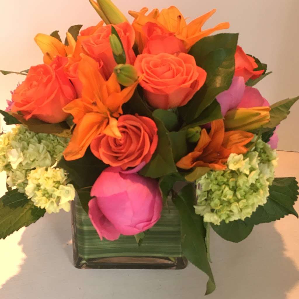 Jan Channon Flowers | 685 Wicklow Rd, Deerfield, IL 60015 | Phone: (847) 945-7422