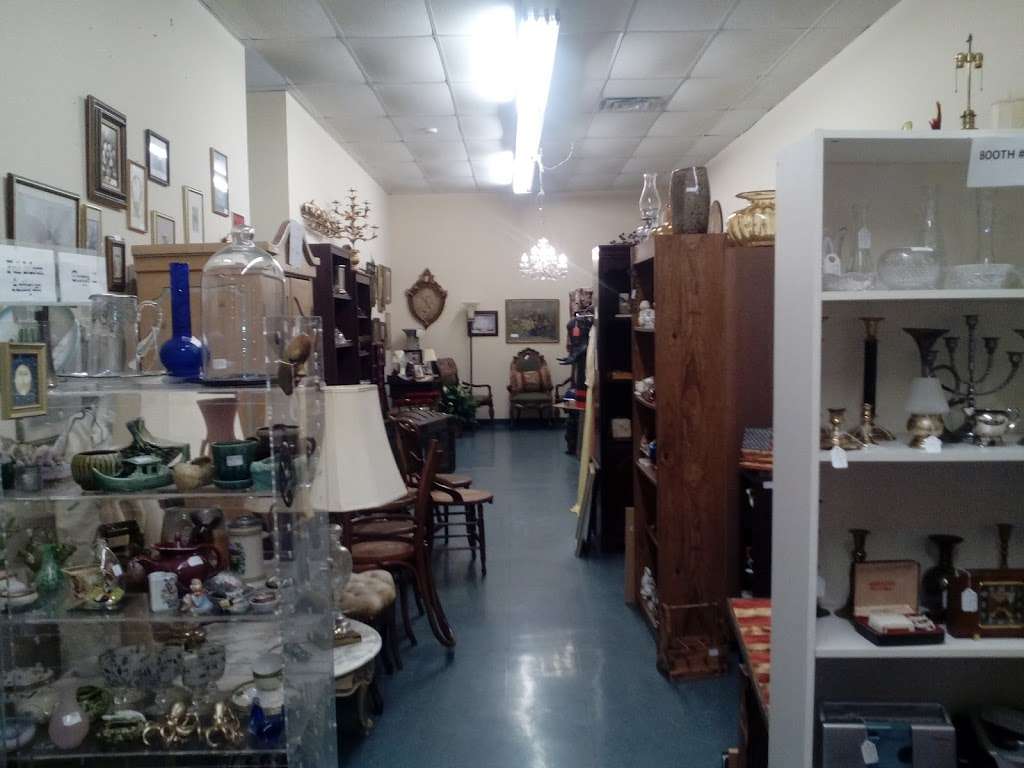Manor House Antique Mall | 8039 S Meridian St, Indianapolis, IN 46217 | Phone: (317) 888-8887