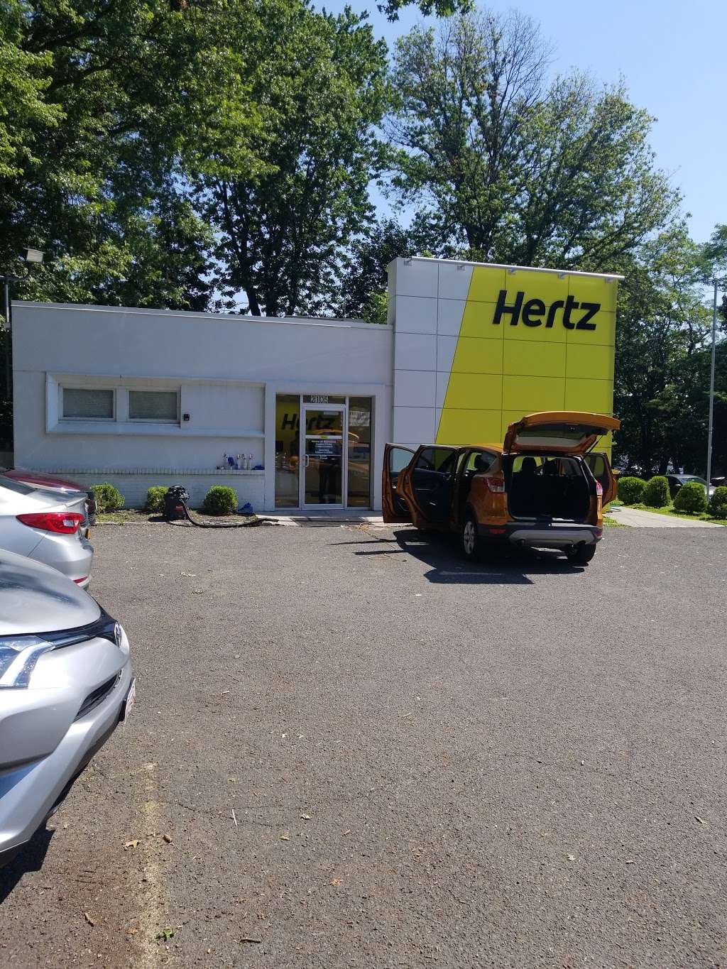 Hertz Rent a Car | 2105 US-22, Union, NJ 07083, USA | Phone: (908) 688-3806