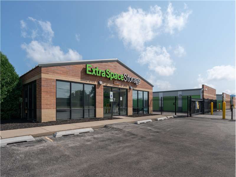 Extra Space Storage | 1298 Long Lake Dr, Round Lake Beach, IL 60073, USA | Phone: (847) 886-9176