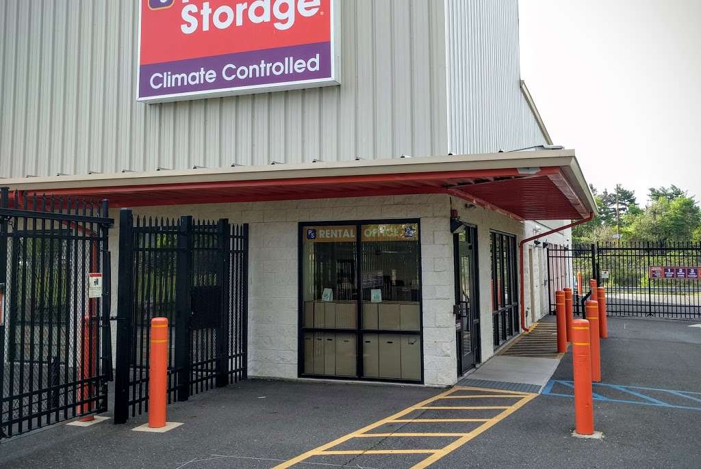 Public Storage | 1419 US Hwy 130 N, Burlington, NJ 08016, USA | Phone: (609) 526-3232