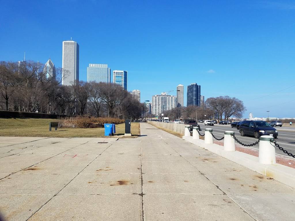 Buckingham Fountain | 301 S Columbus Dr, Chicago, IL 60605, USA | Phone: (312) 742-7529