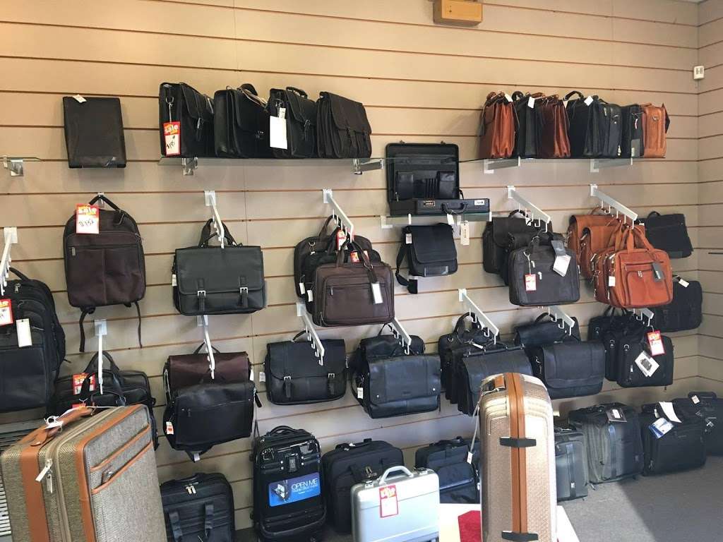 Luggage Factory | 76 US-202, Ringoes, NJ 08551, USA | Phone: (908) 788-4810