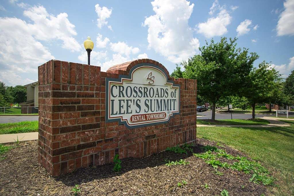 Crossroads of Lees Summit Apartments | 2200 NE Town Centre Blvd, Lees Summit, MO 64064 | Phone: (816) 844-6225