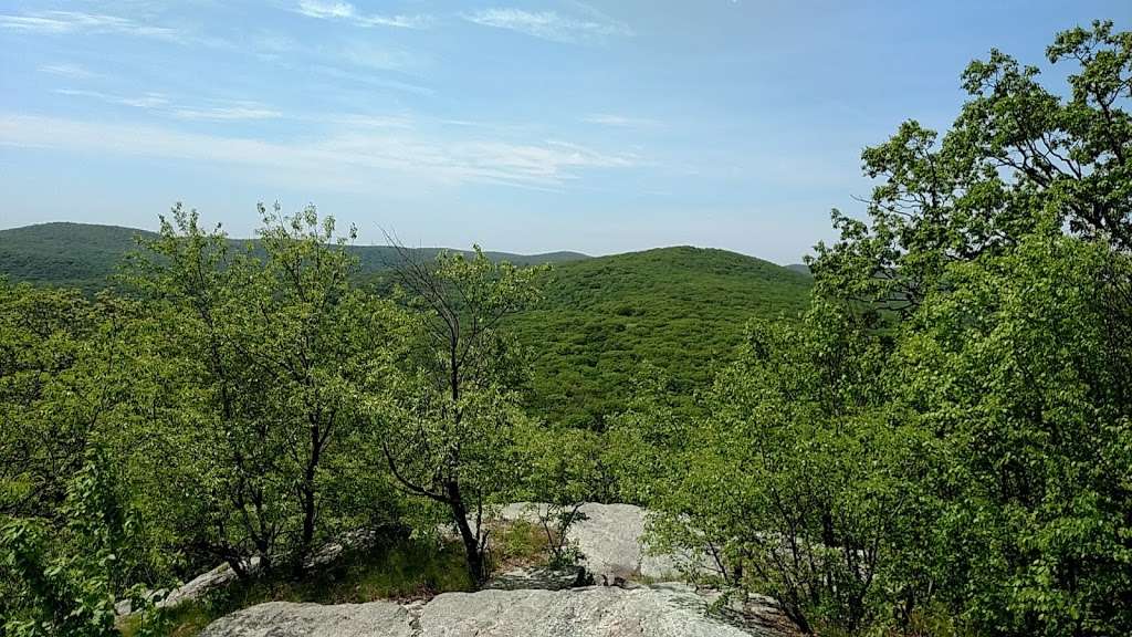 Turkey Hill Pond Parking - Harriman Park | Tomkins Cove, NY 10986, USA