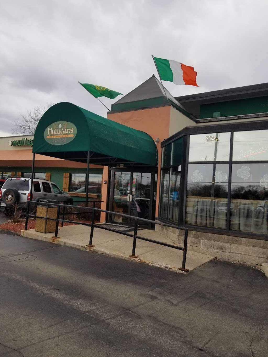 Mulligans Irish Pub & Grill | 8933 S 27th St, Franklin, WI 53132, USA | Phone: (414) 304-0300