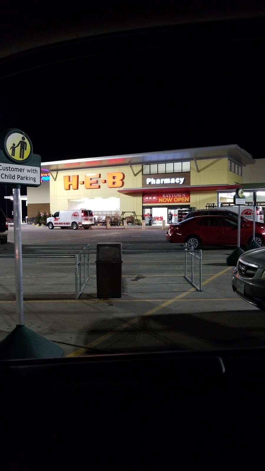 H-E-B Fuel | 6430 Garth Rd, Baytown, TX 77521, USA | Phone: (281) 421-5300