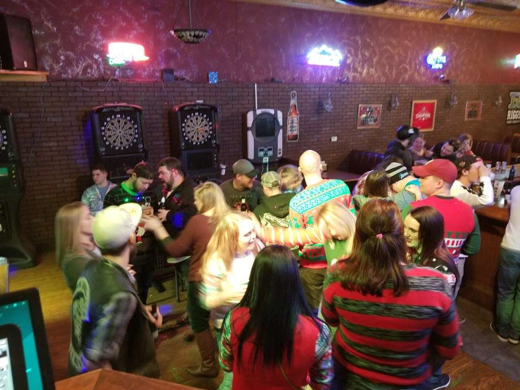 Gigs Place | 220 E Locust St, Fairbury, IL 61739, USA | Phone: (815) 692-3302