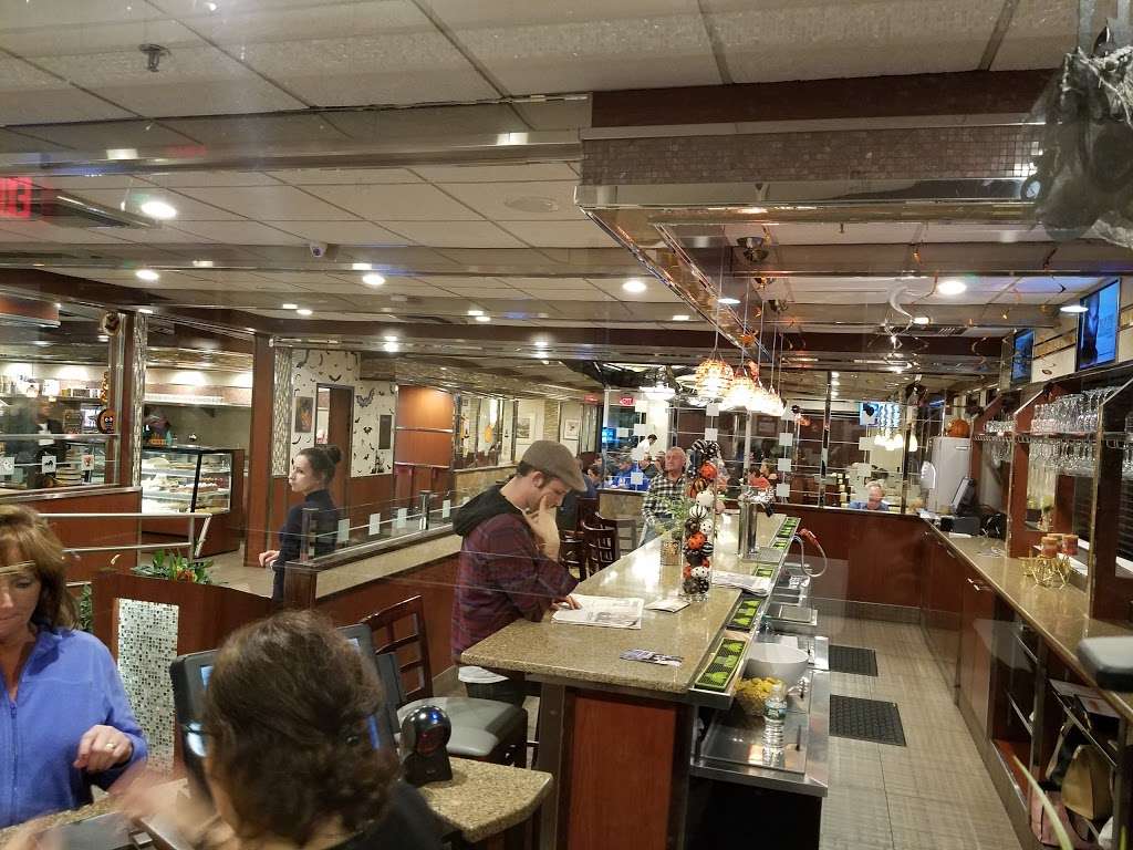 Old Westbury Diner | 4 Glen Cove Rd, Old Westbury, NY 11568, USA | Phone: (516) 246-9201