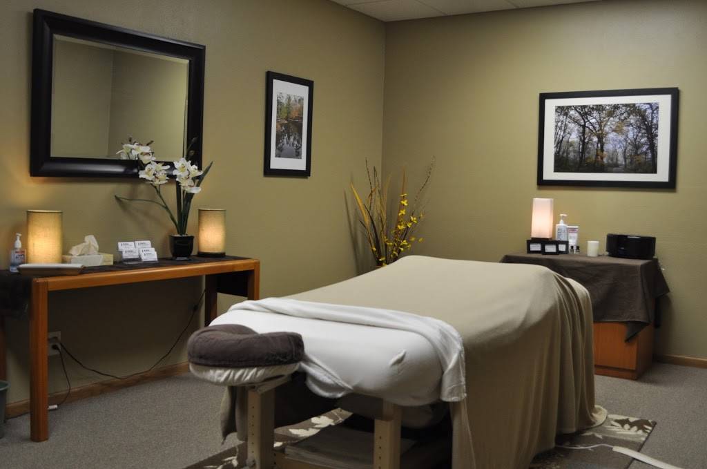 Bakke Chiropractic Clinic | 612 E Main St, Waunakee, WI 53597, USA | Phone: (608) 849-9014