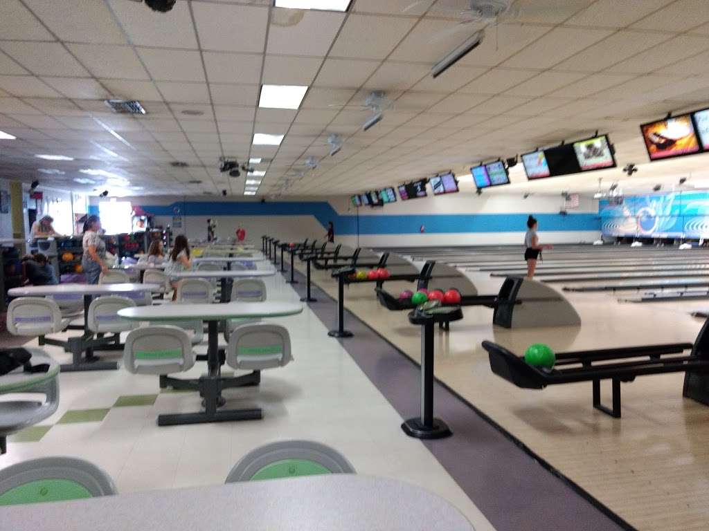 Wood Lanes | 1173 US-40, Pilesgrove, NJ 08098, USA | Phone: (856) 769-8709