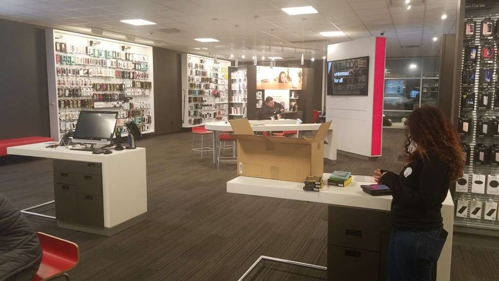 Verizon | 3330 Mall Loop Dr, Joliet, IL 60431, USA | Phone: (815) 439-5100