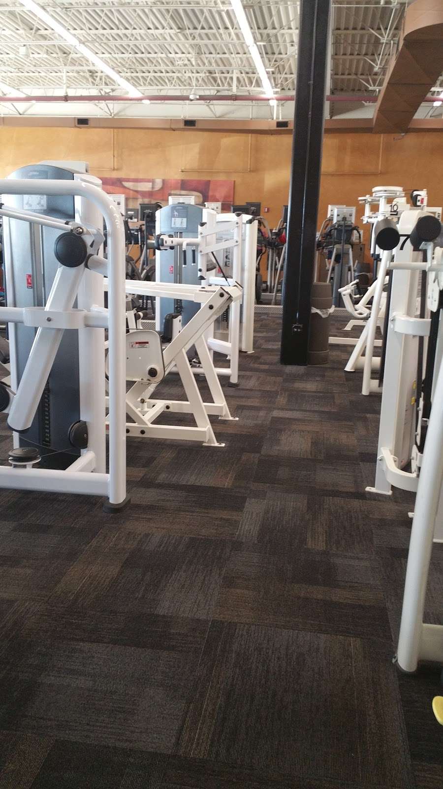 XSport Fitness | 289 N Weber Rd, Bolingbrook, IL 60440, USA | Phone: (630) 679-1820