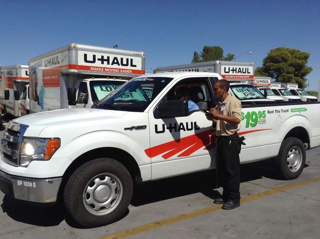 U-Haul Moving & Storage at Boulder Hwy | 5316 Boulder Hwy, Las Vegas, NV 89122, USA | Phone: (702) 435-7555