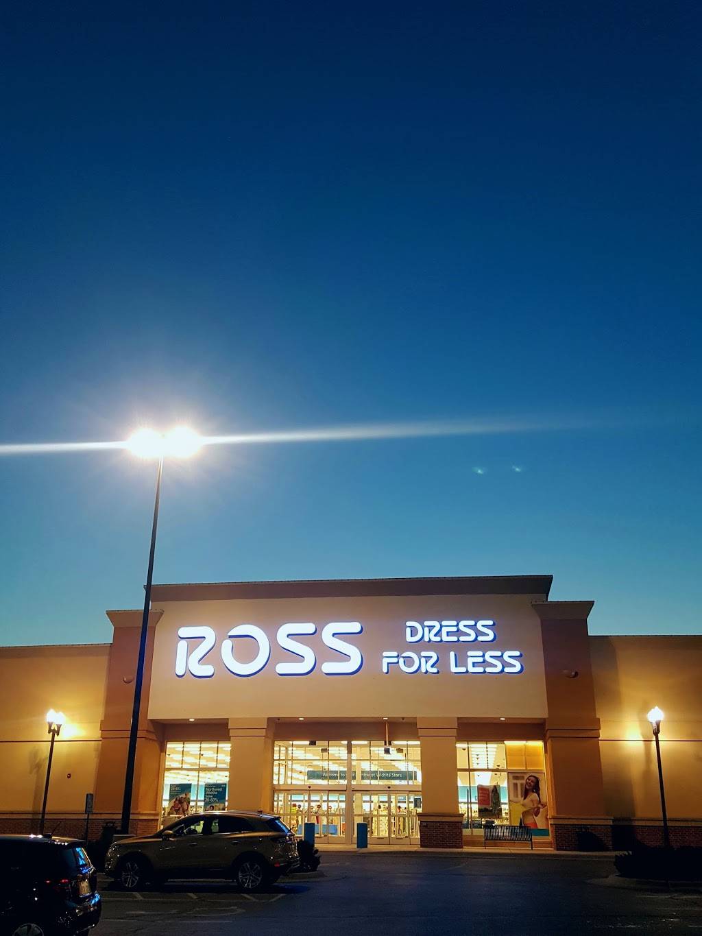 Ross Dress for Less | 2441 N Maize Rd Ste 901, Wichita, KS 67205, USA | Phone: (316) 721-5408