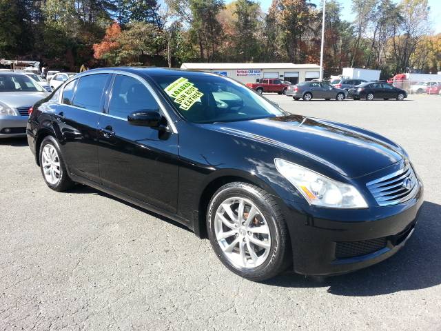 United Cars & Trucks Inc | 3718 Patterson Ave, Winston-Salem, NC 27105, USA | Phone: (336) 244-9394