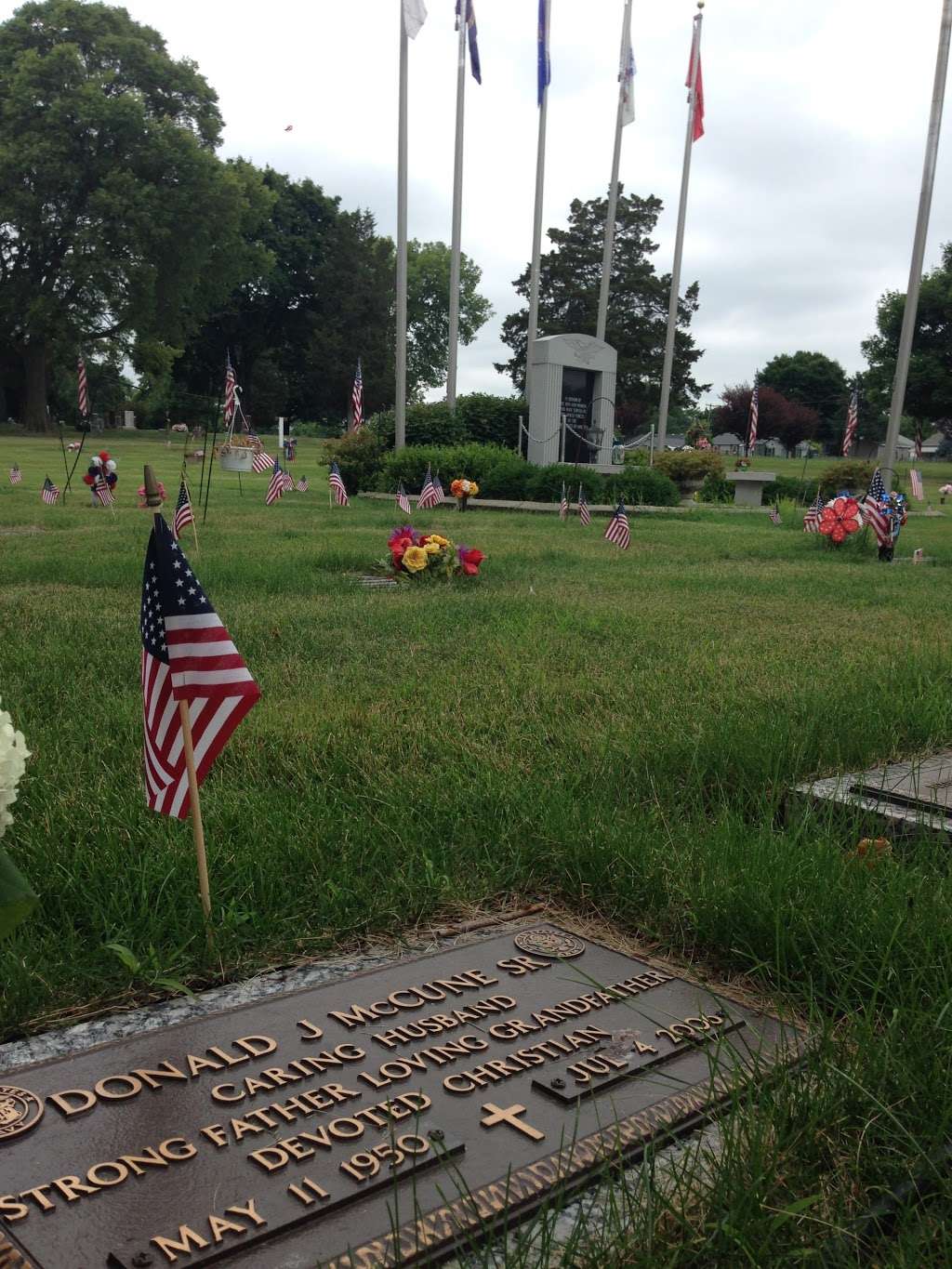 Riverside Cemetery | 414 N River St, Montgomery, IL 60538, USA | Phone: (630) 906-6800