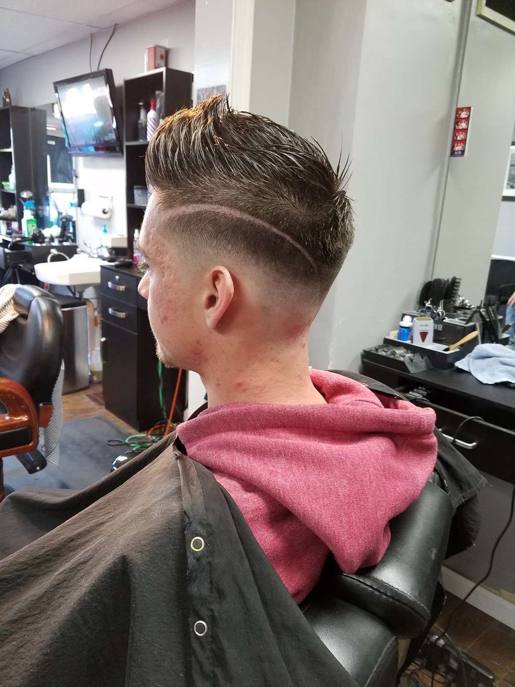 Daves Barber Shop | 8468 Fort Smallwood Rd, Pasadena, MD 21122, USA | Phone: (443) 702-7048