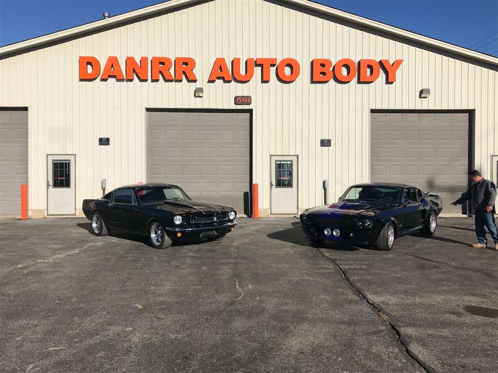 Danrr Auto Body Inc | 561 Jennings Dr, Lake in the Hills, IL 60156, USA | Phone: (847) 462-9301