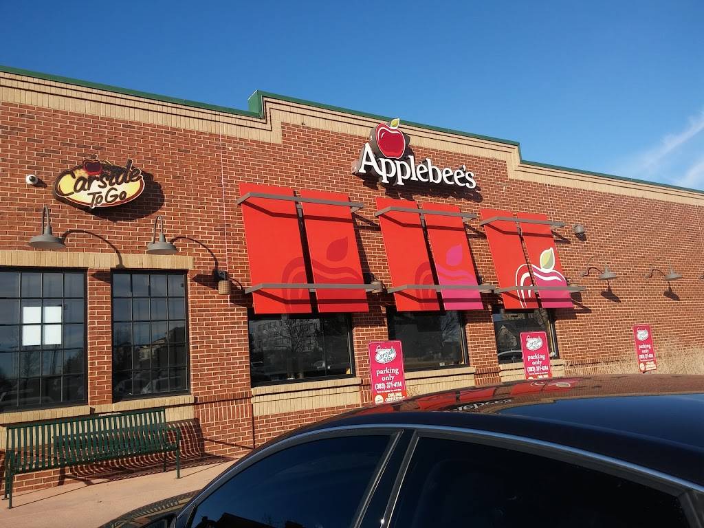 Applebees Grill + Bar | 16485 E 40th Cir, Aurora, CO 80011, USA | Phone: (303) 371-4114