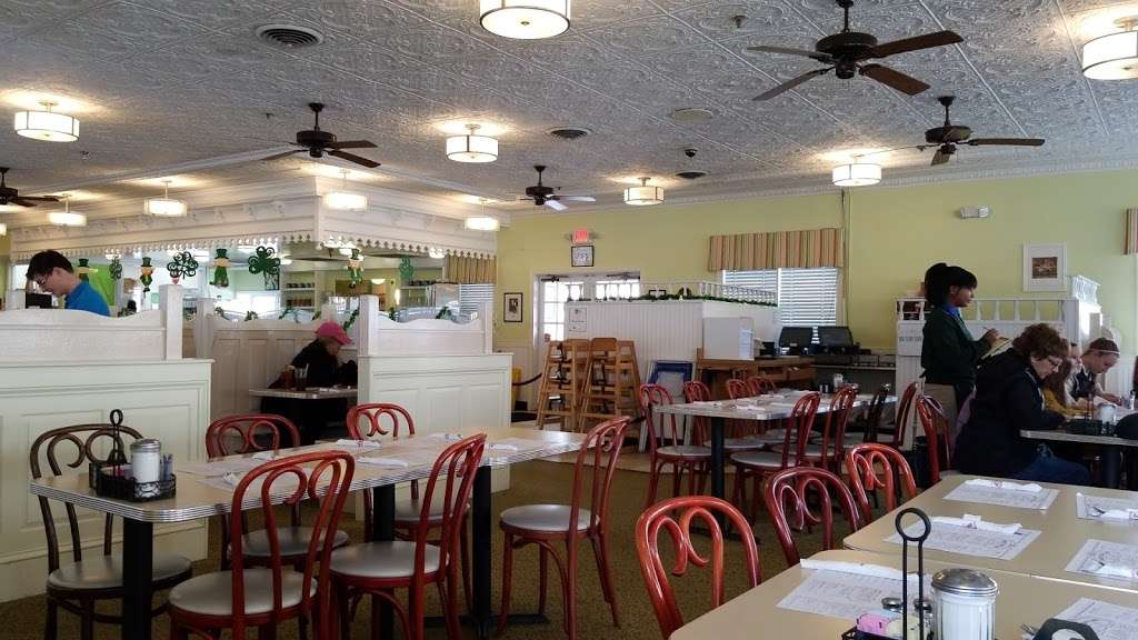 Dumsers Dairyland Restaurant | 12305 Coastal Hwy, Ocean City, MD 21842, USA | Phone: (410) 250-5543