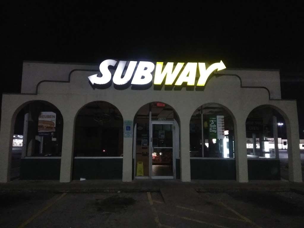 Subway Restaurants | 5586 North Frwy, Store # 28, Northtown Plaza, Houston, TX 77076, USA | Phone: (713) 691-5533