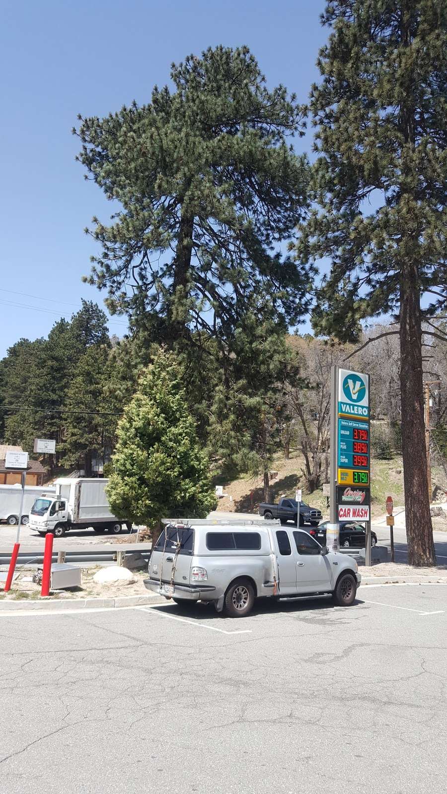 Valero | 26599 Pine Ave, Rimforest, CA 92378, USA | Phone: (909) 336-0084