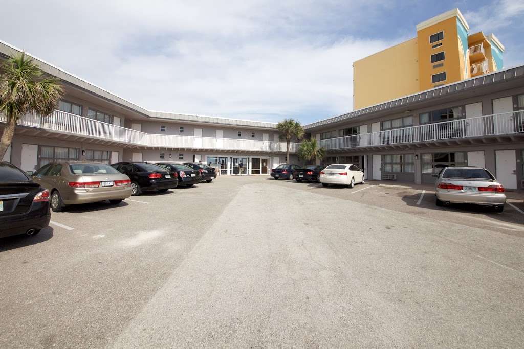 Beach House Inn | 1601 S Atlantic Ave, Daytona Beach, FL 32118, USA | Phone: (386) 255-2221