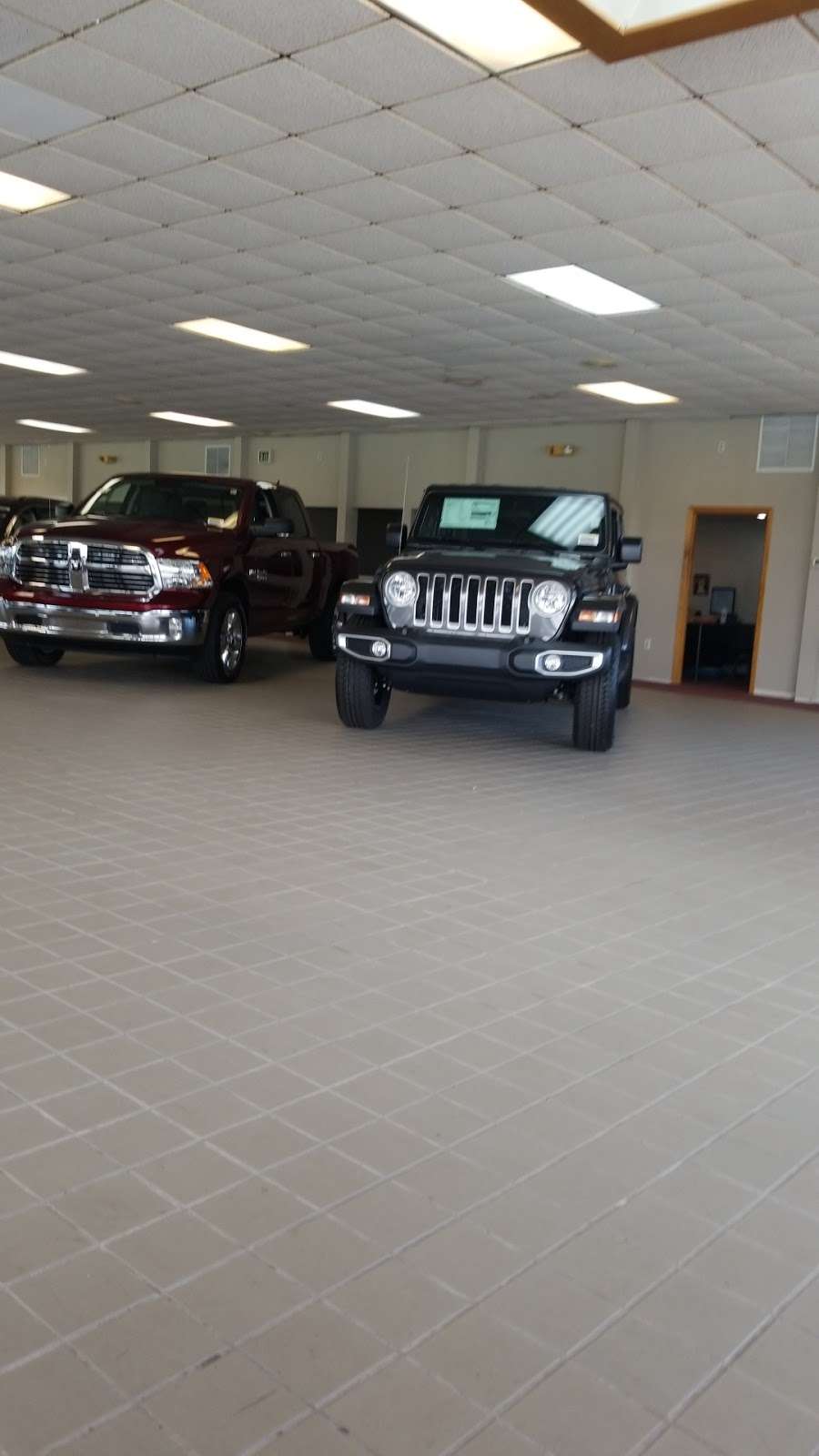 Connors Chrysler Dodge Jeep Ram | 701 E Porter Ave, Chesterton, IN 46304 | Phone: (219) 926-7100