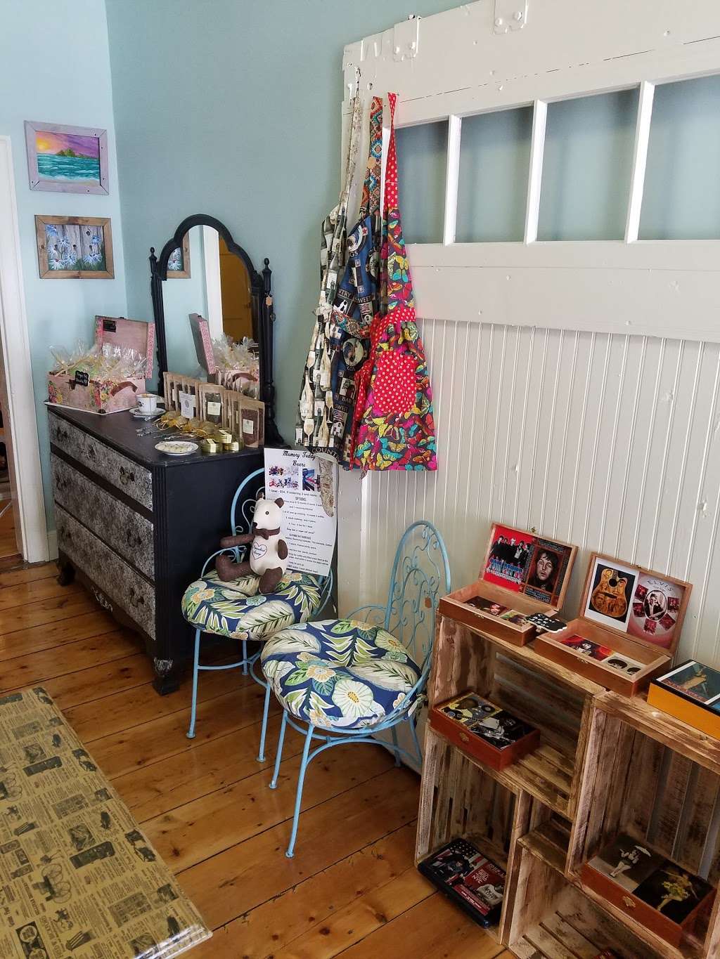 Abbys Shabby Chic Creations | 63 Clinton St, Montgomery, NY 12549 | Phone: (845) 762-9288