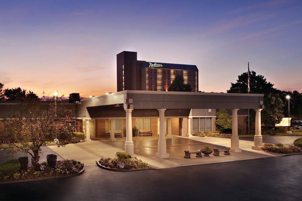 Radisson Hotel Louisville North | 505 Marriott Dr, Clarksville, IN 47129, USA | Phone: (812) 283-4411