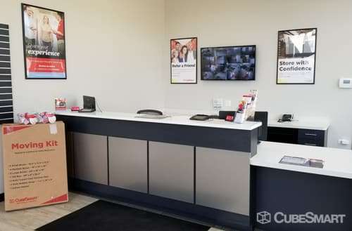 CubeSmart Self Storage | 1830 E Roosevelt Rd, Wheaton, IL 60187 | Phone: (630) 984-4266