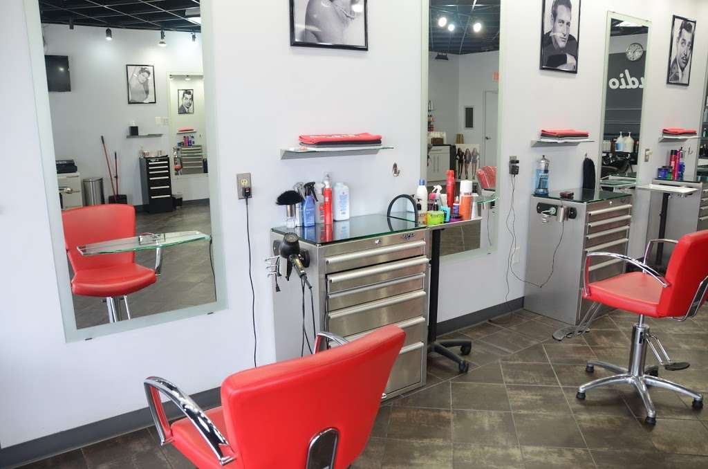 Studio 7 Hair Salon | 1780 Lake St, Hanover Park, IL 60133, USA | Phone: (630) 372-3990